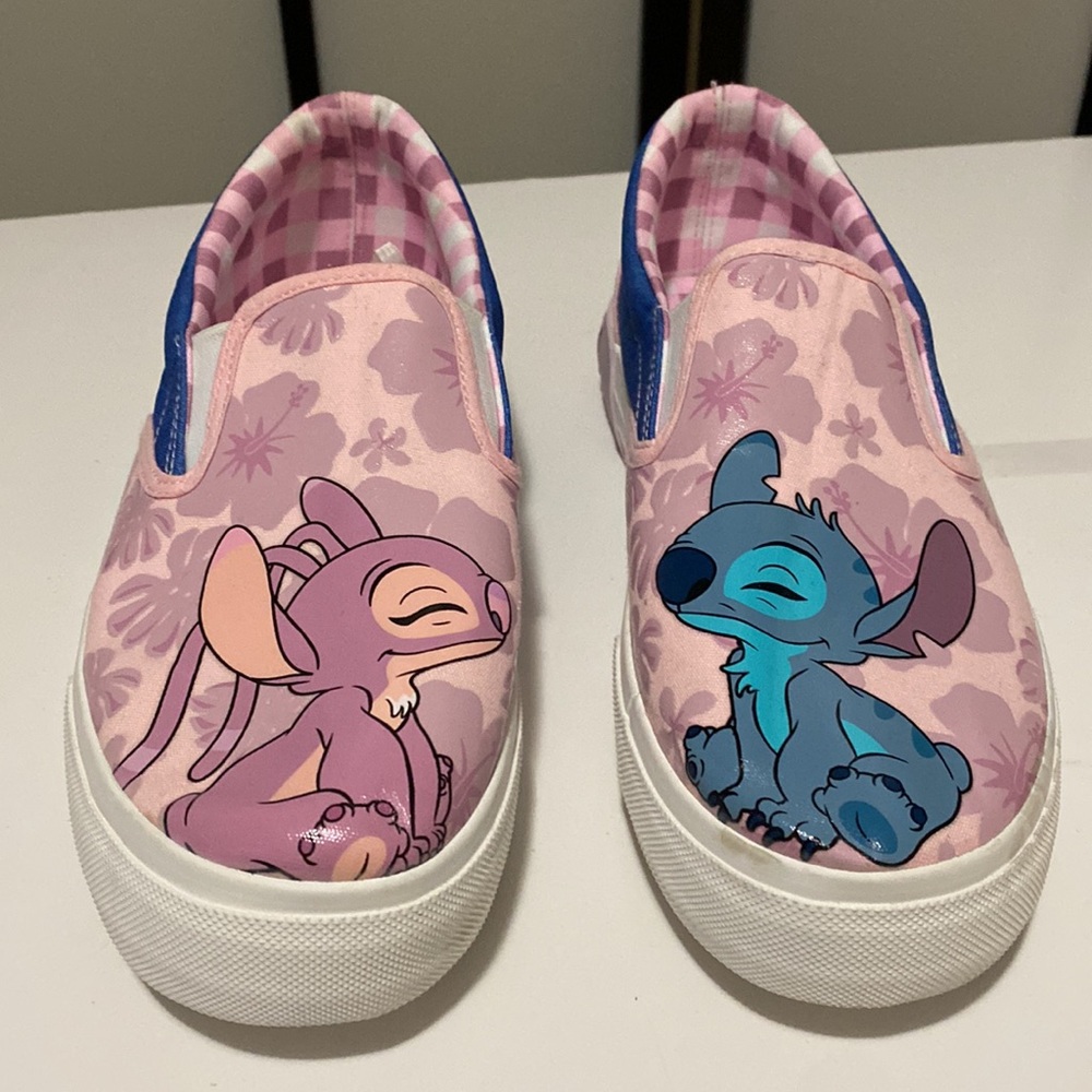 Women's Disney Stitch Low Top Slip On Sneaker Size 8.5 fits more like 9+